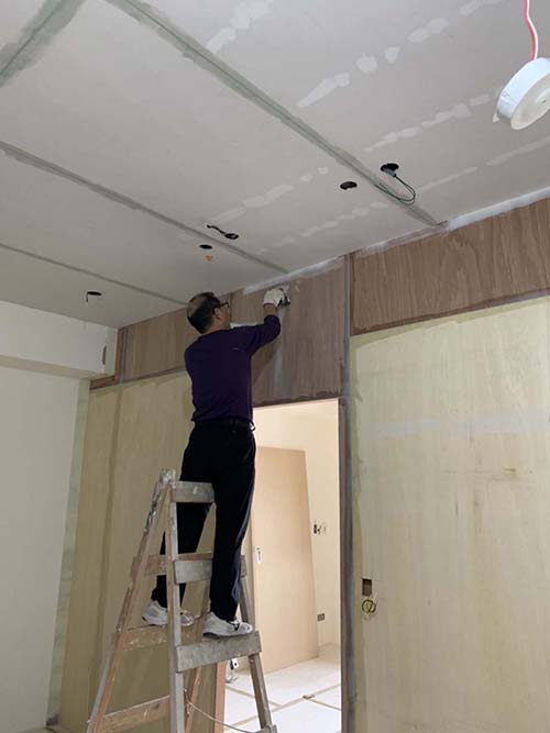 �x�_�������ϥŦ{�����C�o���I�u�e��